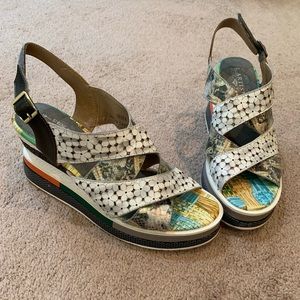 L’ Artiste Spring Step Sandal